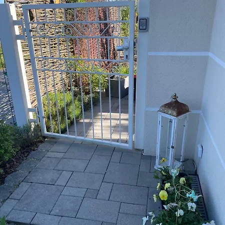 Blanc - Private Ferienresidenz Mit Pool & Garten 公寓 Rain