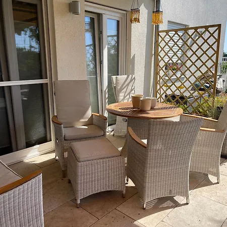 Blanc - Private Ferienresidenz Mit Pool & Garten